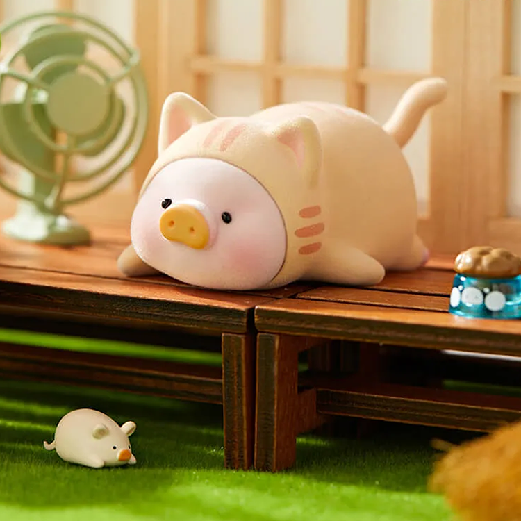 Lulu The Piggy Caturdays
